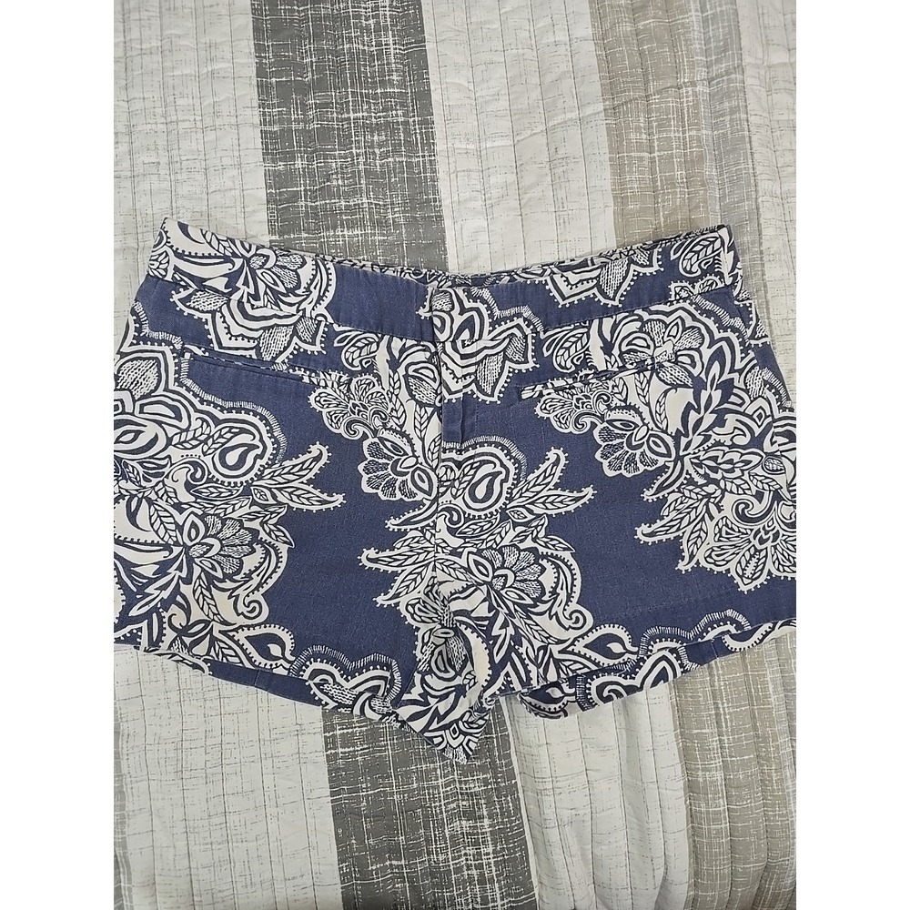 GAP Women's Blue White Floral Chino City Shorts Size 6